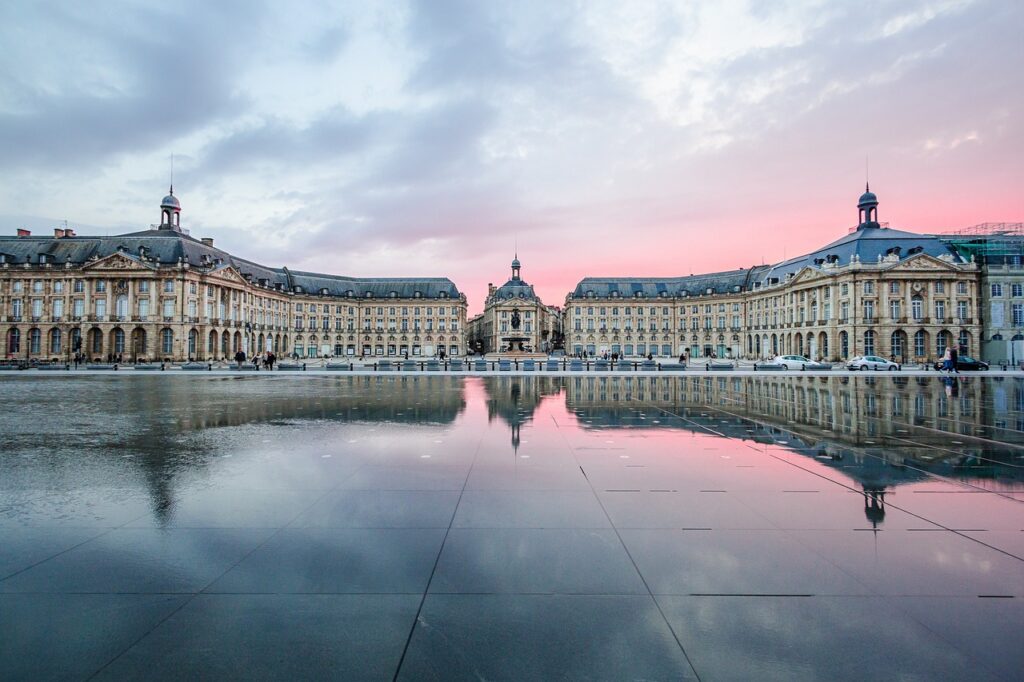 Visit Bordeaux